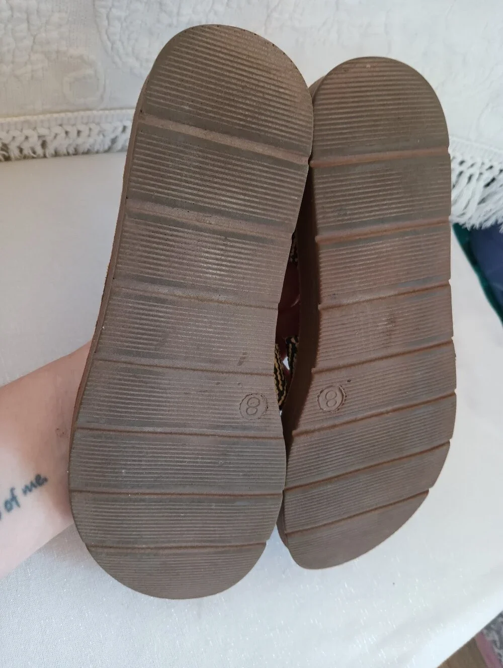 Cushionaire Indego Sandals black Woven raffia Stretchy Flats Memory Foam Boho 8M